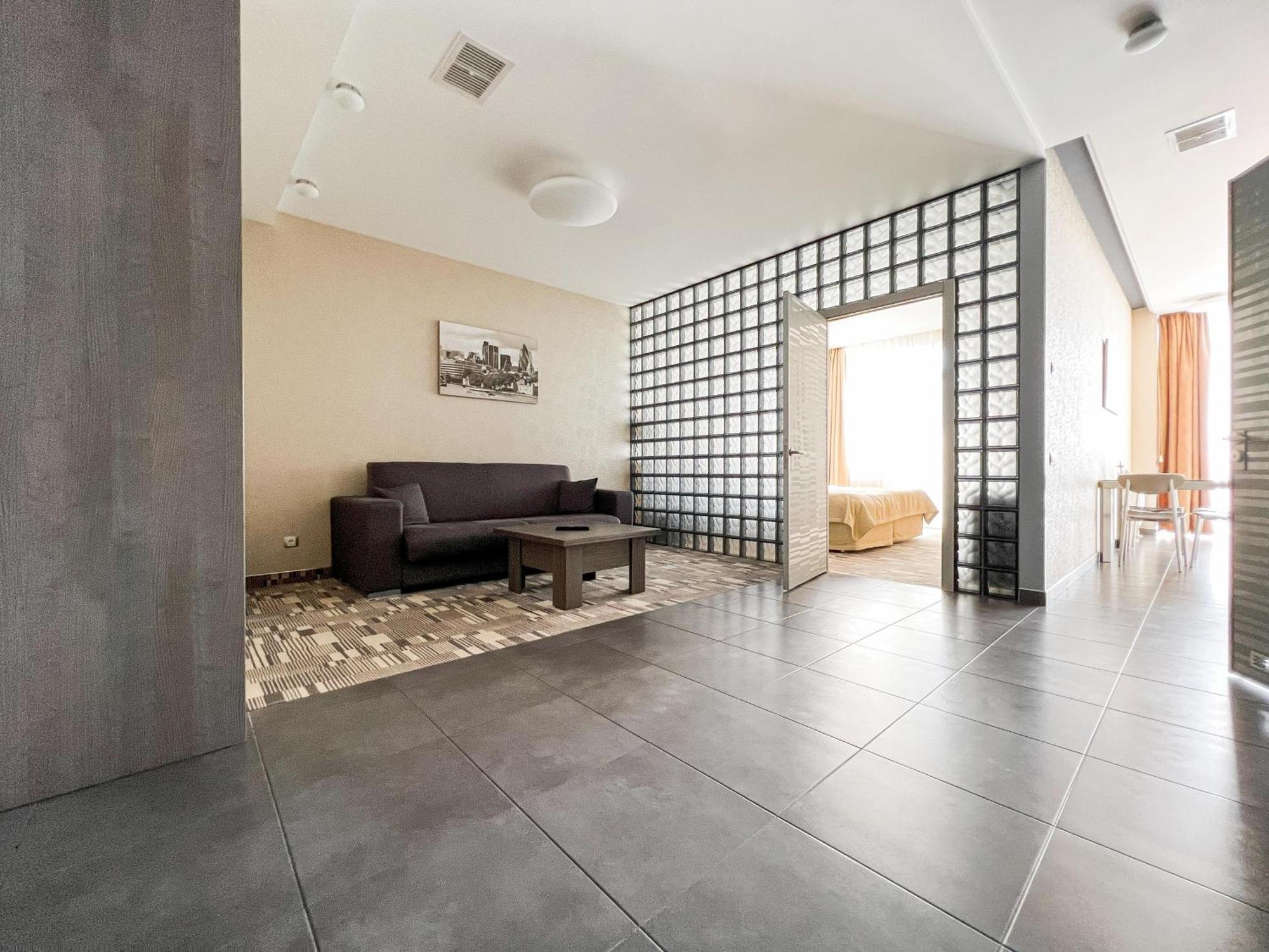 12th Floor Апарт-отель 4*